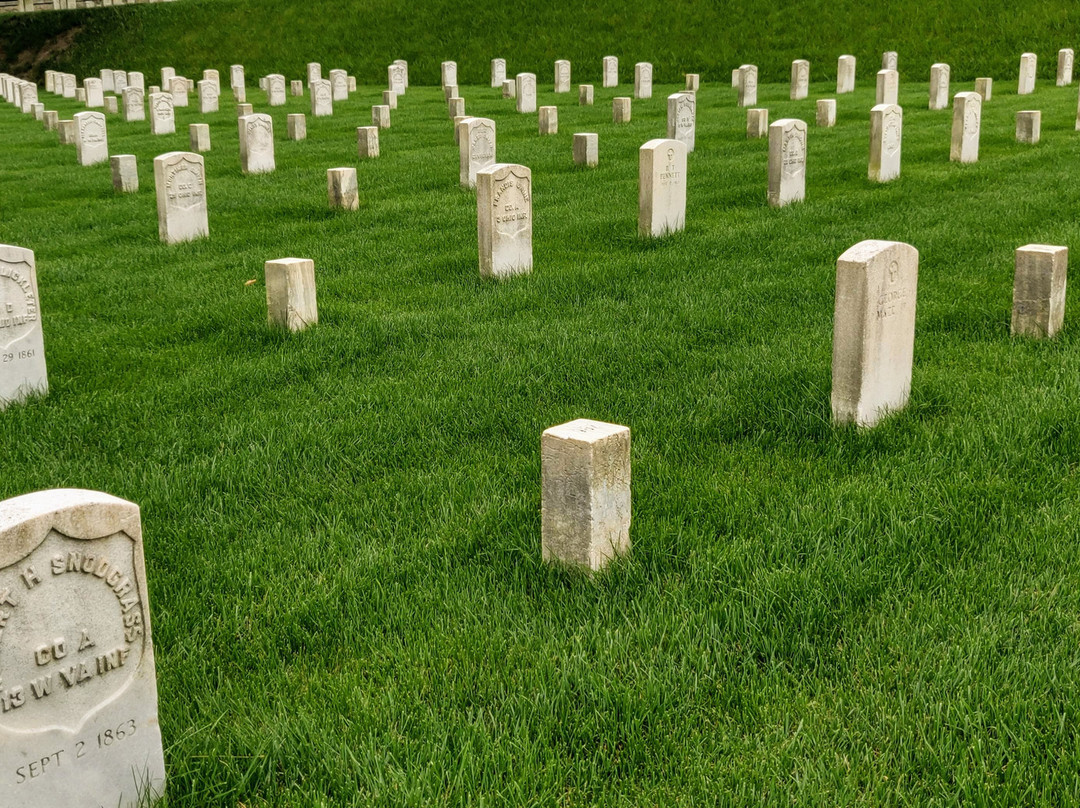 Grafton National Cemetery景点图片
