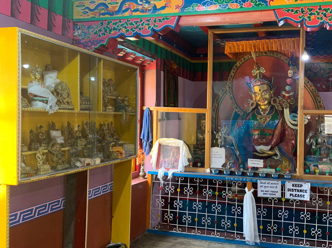 Gadhan Thekchhokling Gompa Monastery景点图片