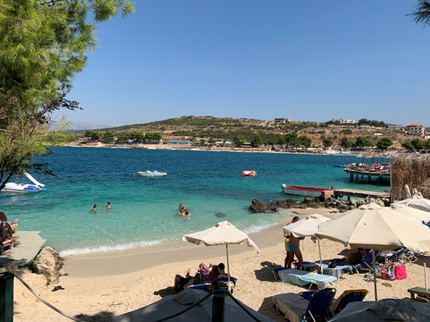 Enjoy Travel-地拉那必去景点