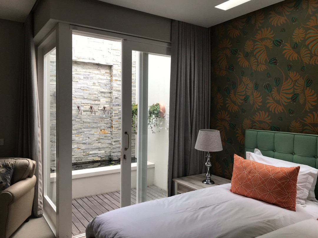 Thirty on Grace主图