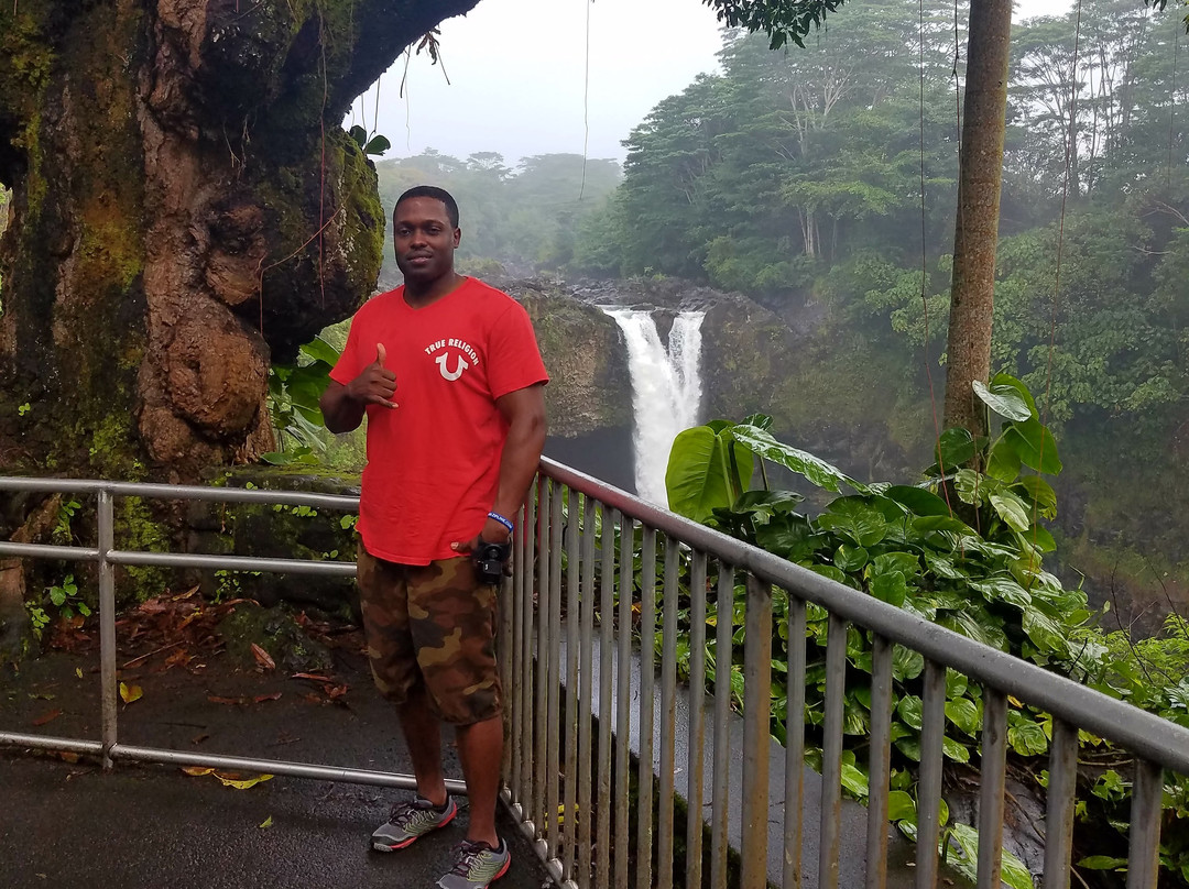 彩虹瀑布-希洛必去景点