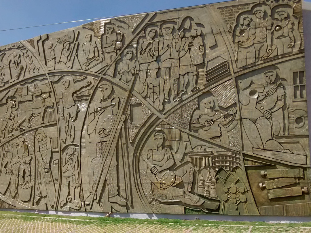 Memorial de Arte Adelio Sarro-维涅杜必去景点