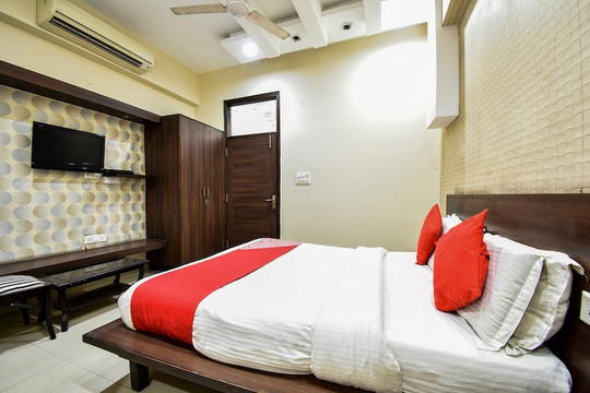 OYO2615上神酒店主图