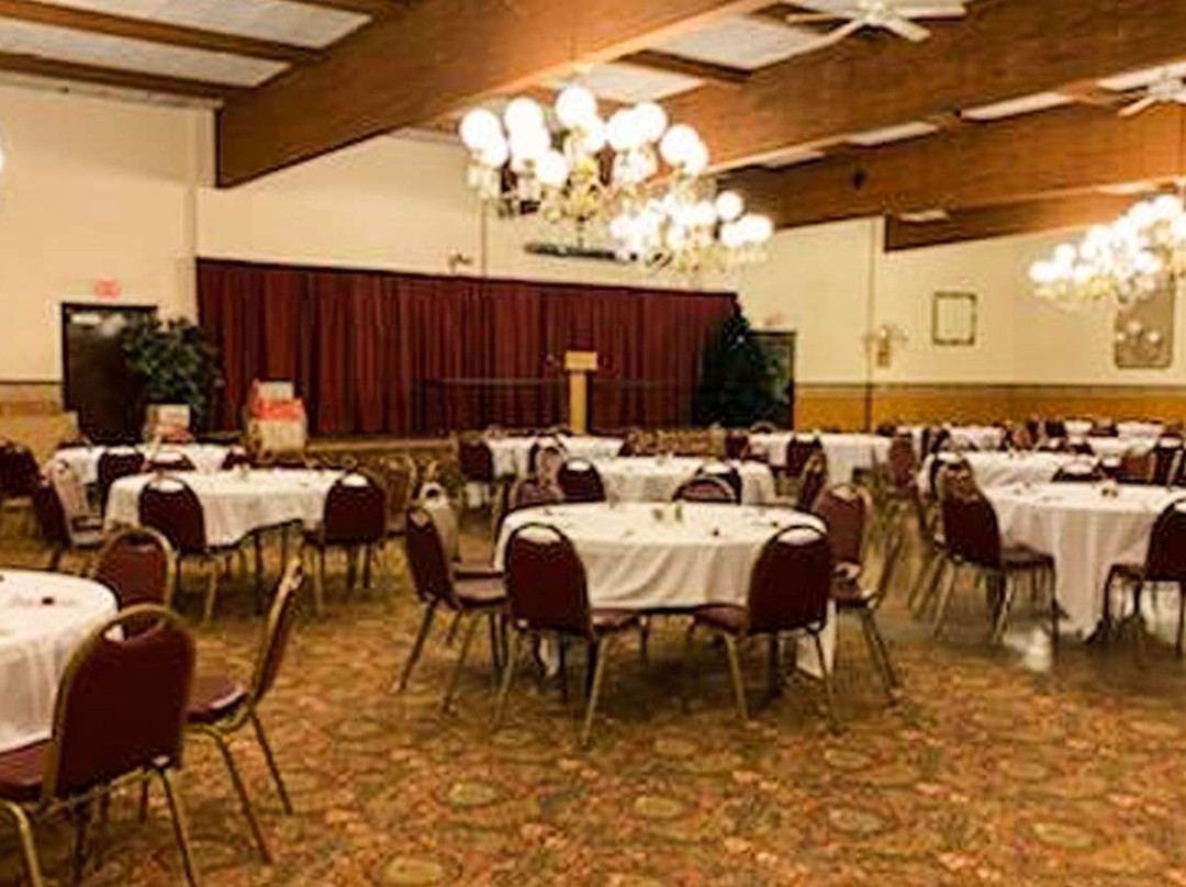 Voyageur Inn and Conference Center主图