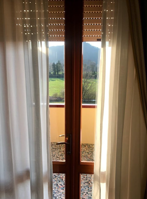 帝国温泉酒店主图