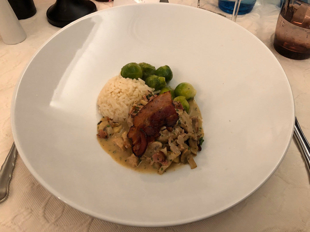 Cresta Hotel主图