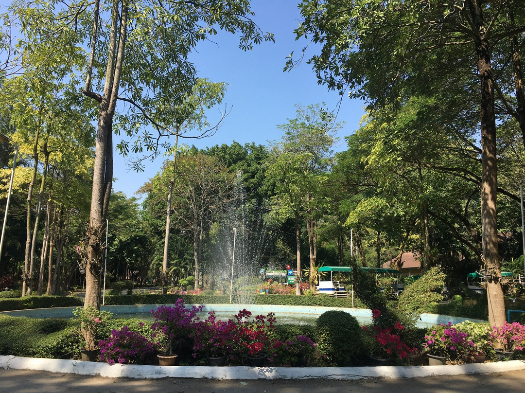 雷克斯桂河渡假酒店主图