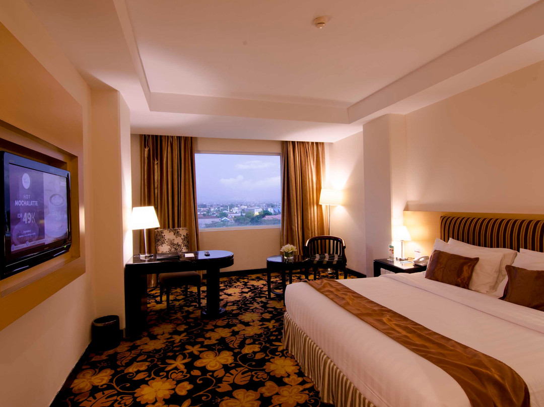 岩石广场酒店主图