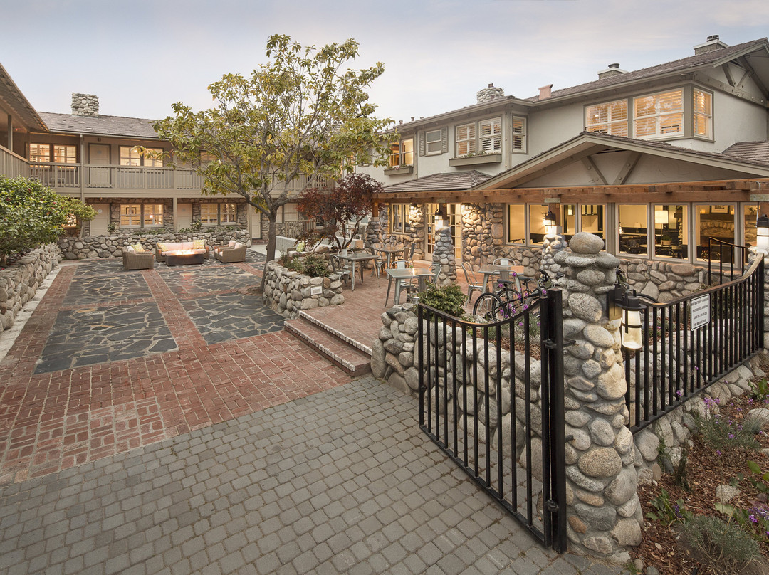 鹅卵石旅馆主图