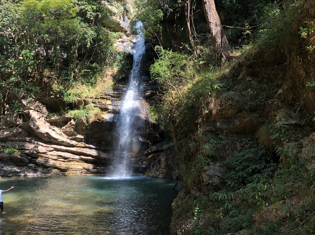 Bhalu Gaad Waterfalls景点图片