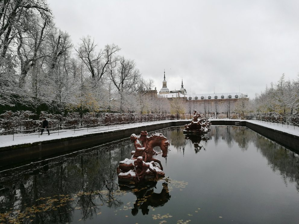 Fuente De Neptuno景点图片