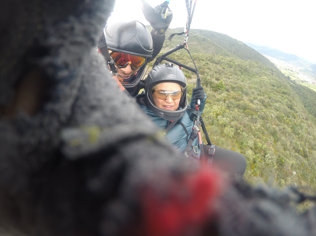 Parapenteando景点图片