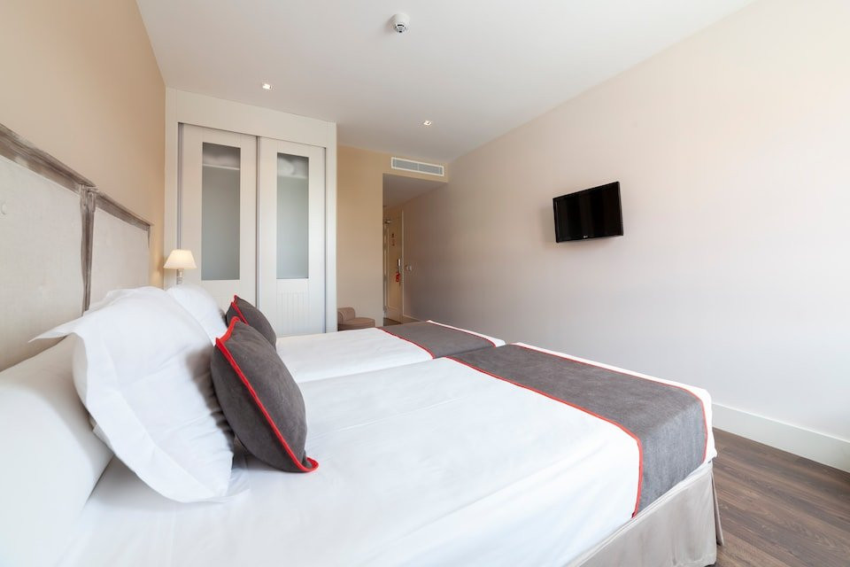 阿尔托拉酒店主图