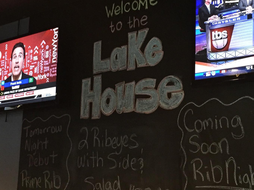 Lake House Bar & Grill景点图片