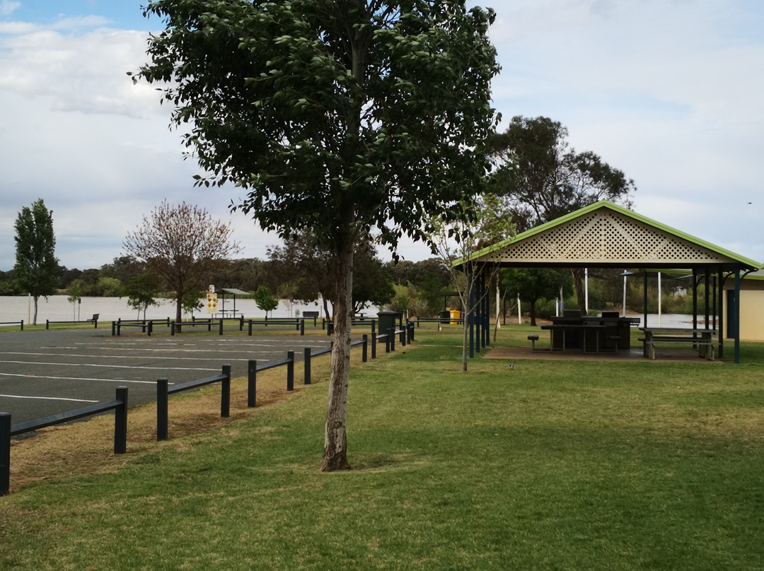 Lake Centenary-Temora必去景点