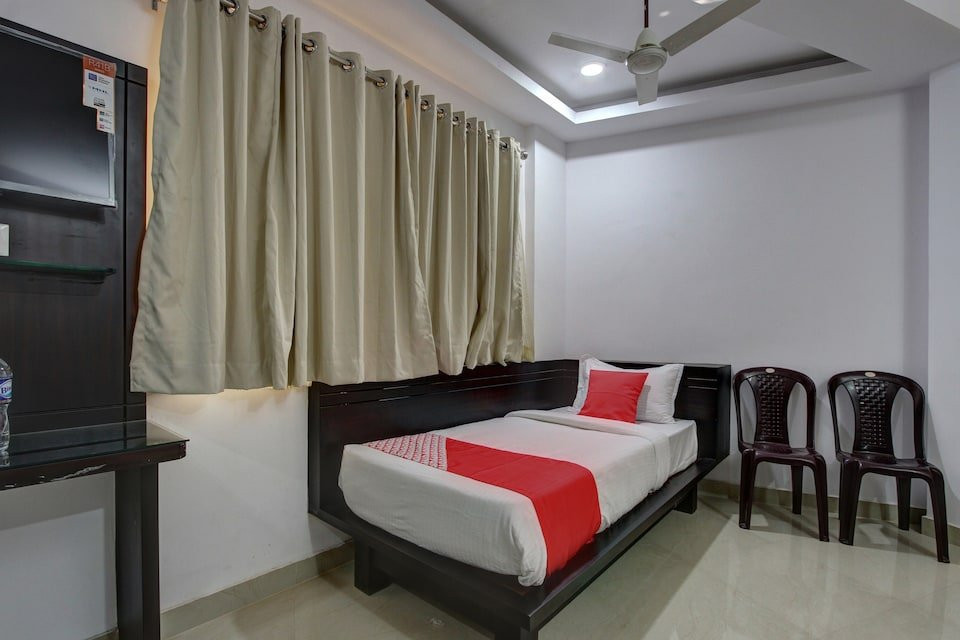 OYO 28701 Sri Sai Guru Comforts主图