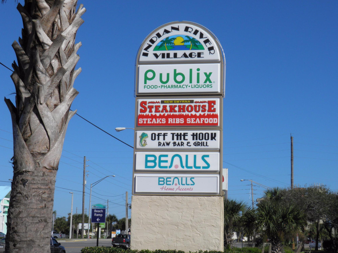 Indian River Village Shopping Center景点图片