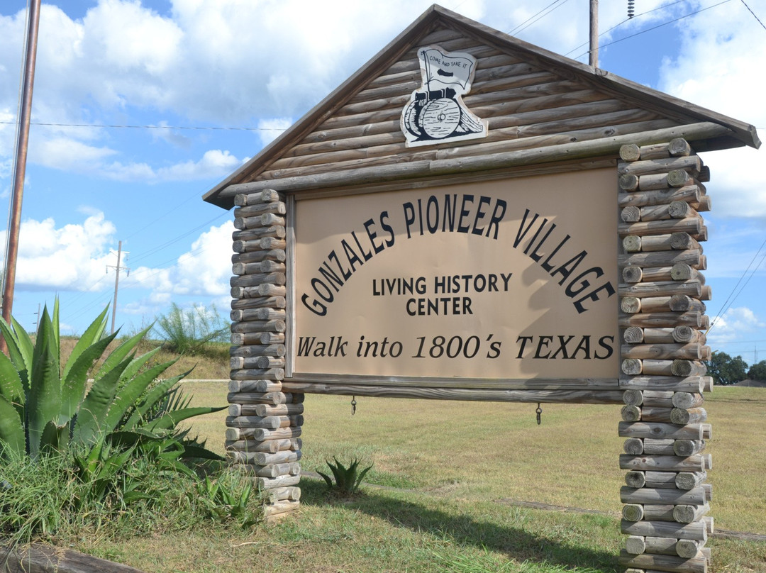 Pioneer Village Living History Center景点图片