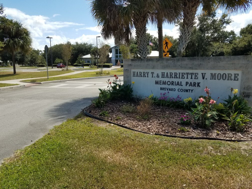 Harry and Hariette Moore Memorial Park-Mims必去景点