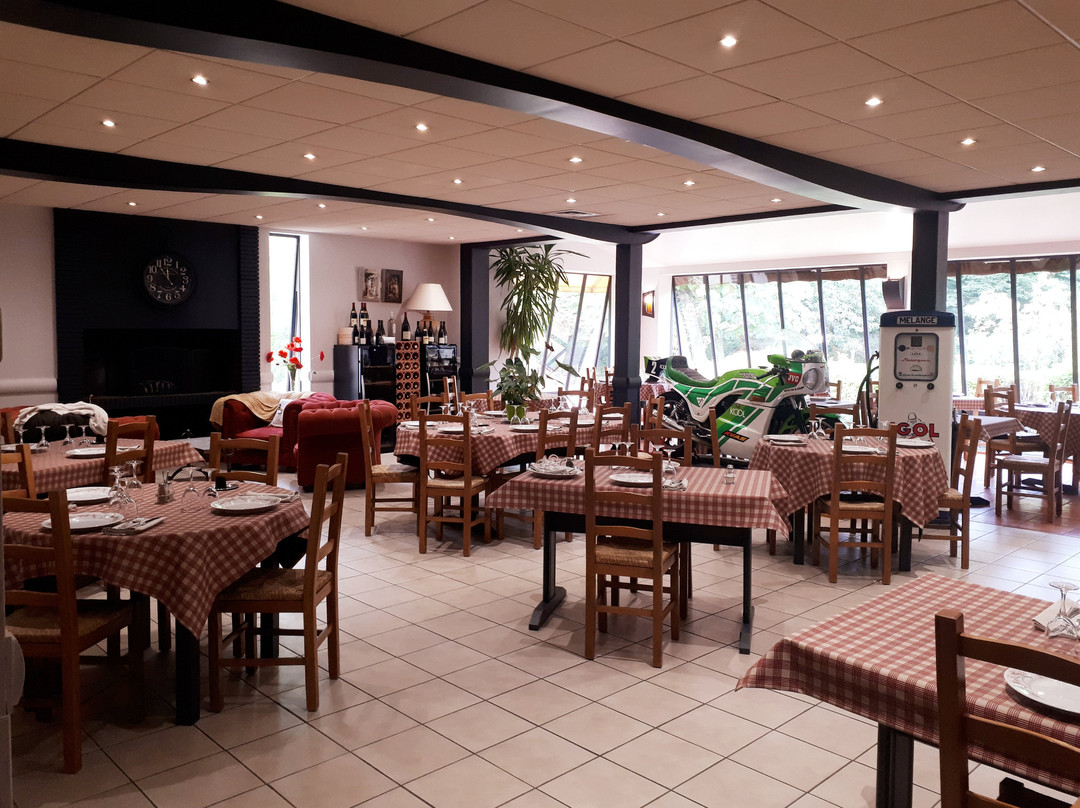 Le Mont Brouilly Hotel主图