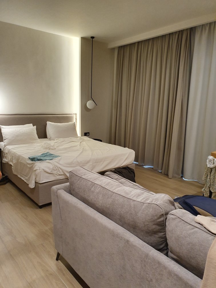 The City Hotel and Suites-官方