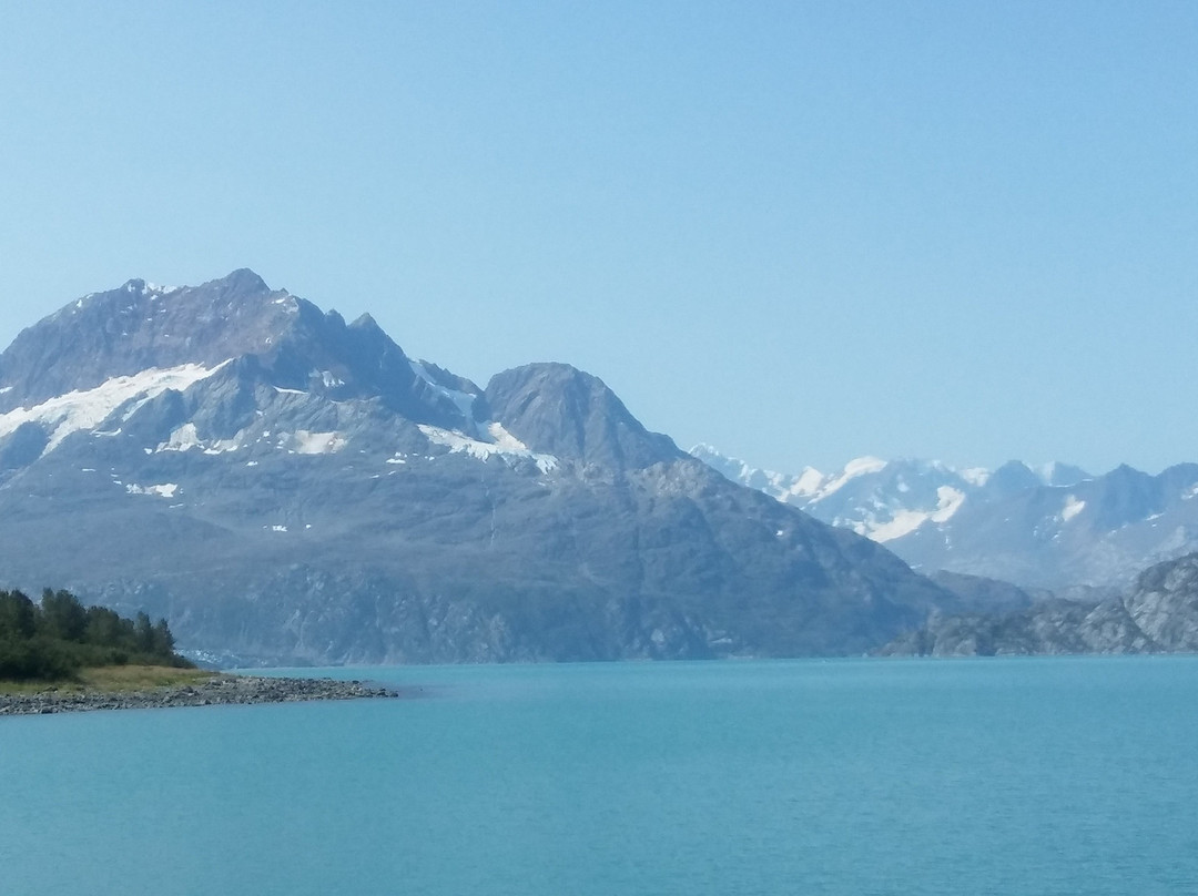 Glacier Bay Lodge & Tours景点图片