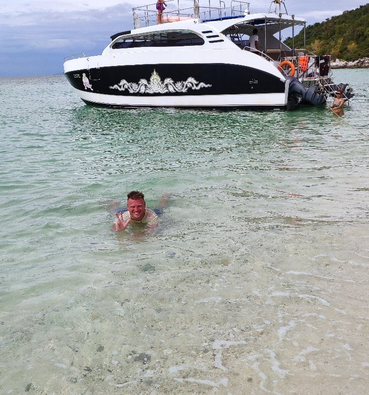 Catamaran Ramayana-芭堤雅必去景点