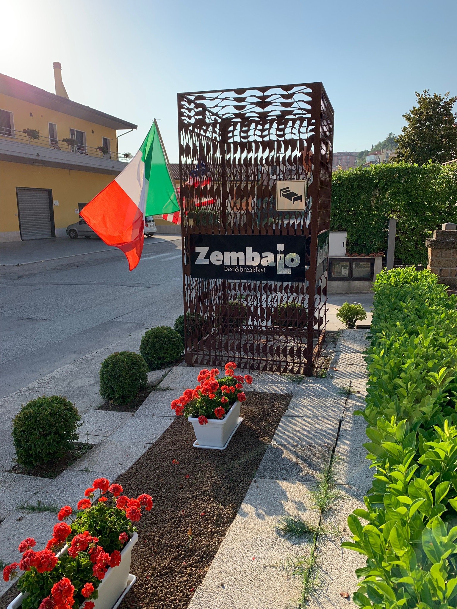 B&B Zembalo-官方