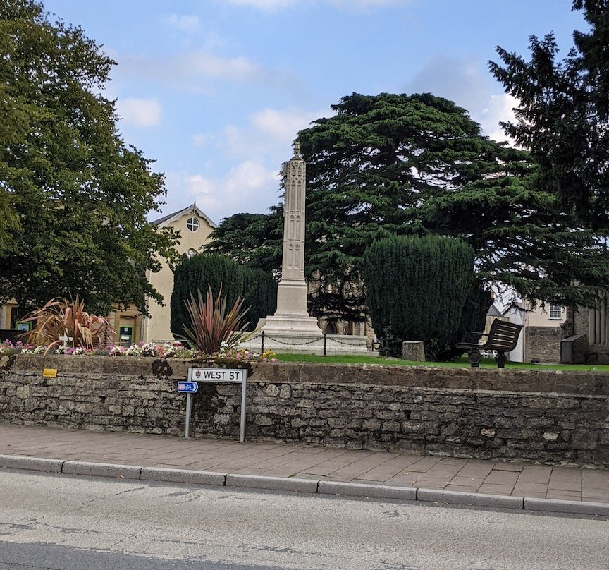 Axminster War Memorial景点图片