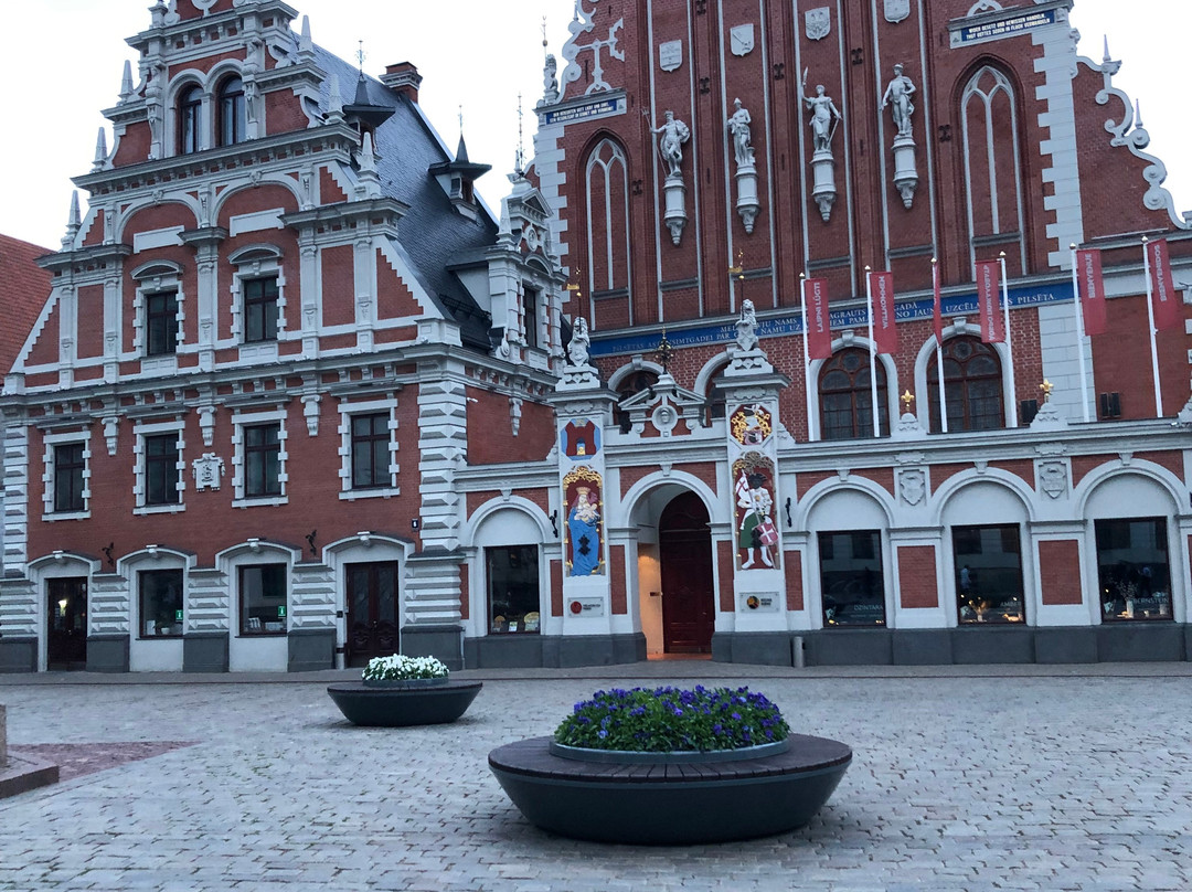 Riga Town Hall Square景点图片