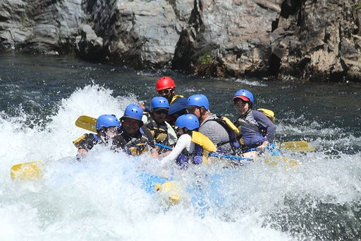 Action Whitewater Adventures景点图片