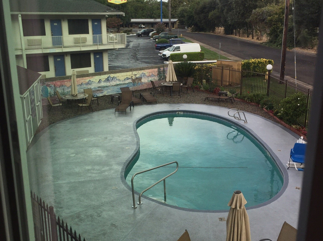 奇科速8酒店主图