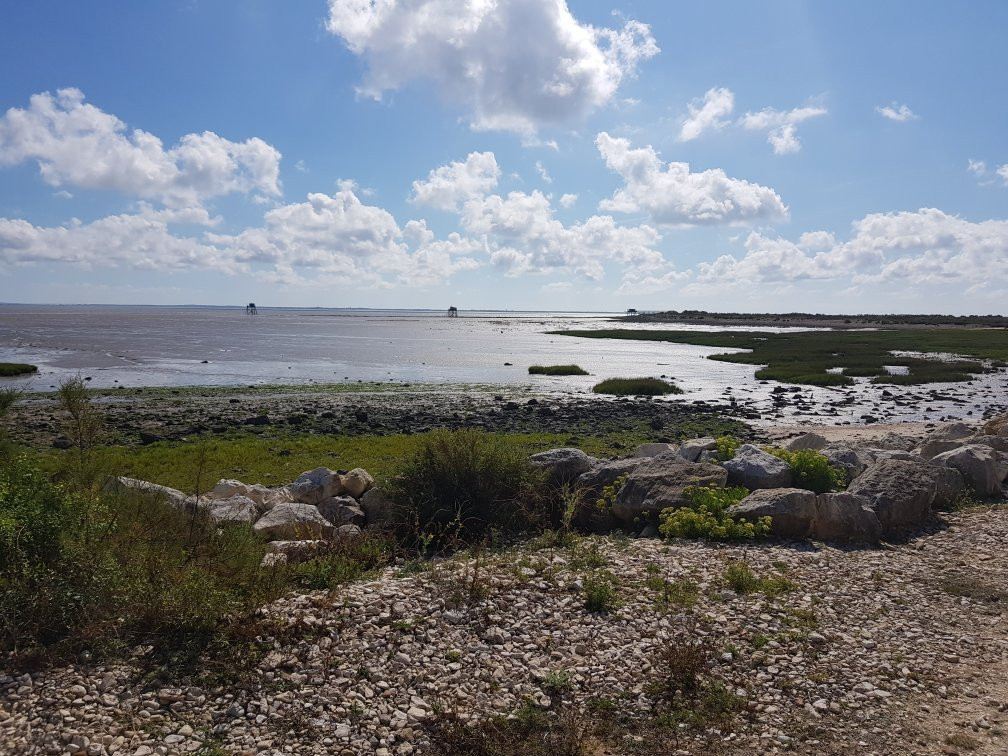 La Caleche de Madame-Port-des-Barques必去景点