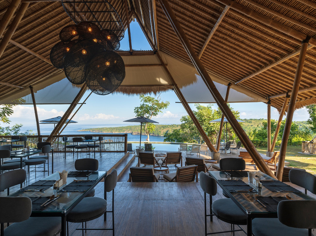 Amok Sunset Bar And Restaurant