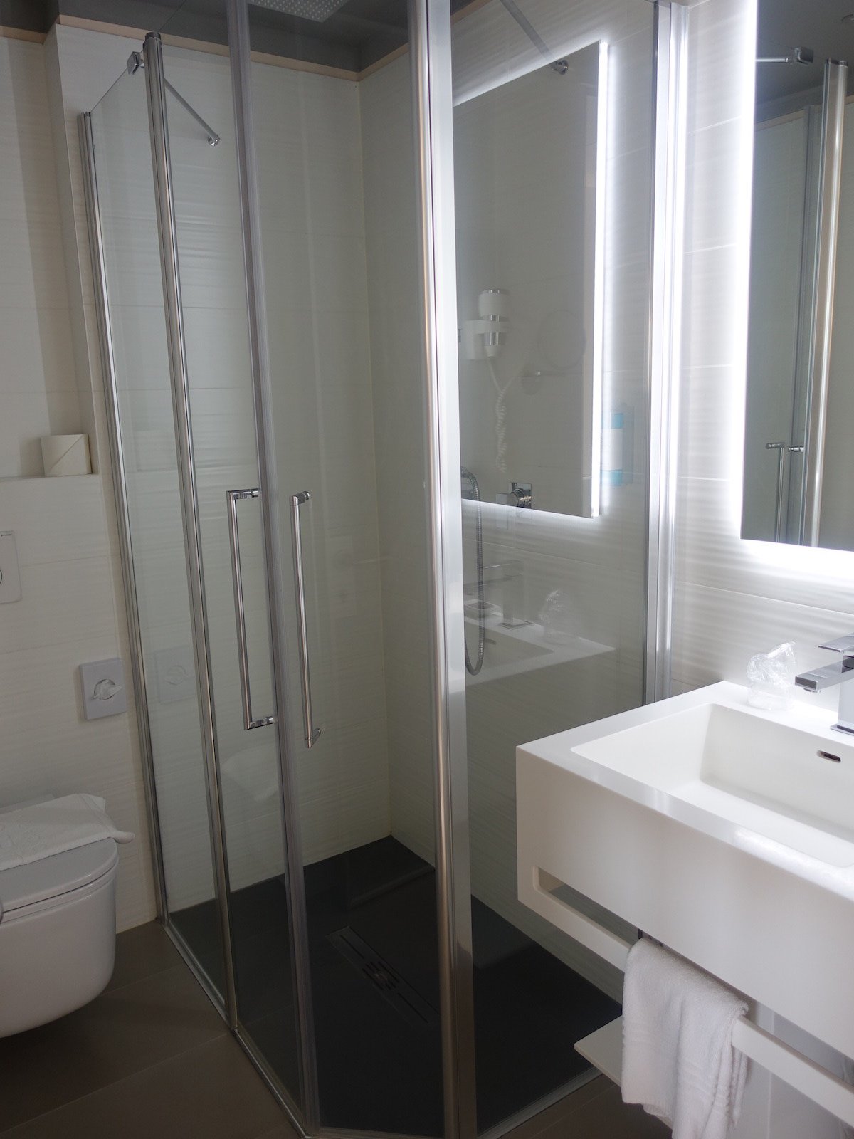 Hotel City Locarno-浴室