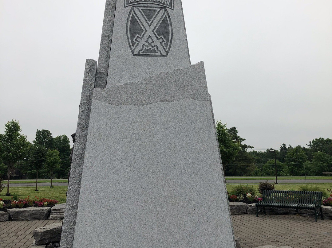 Honor the Mountain Monument-Watertown必去景点