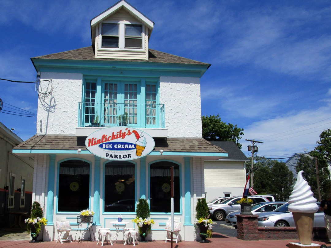 Hinlickity’s Ice Cream Parlor