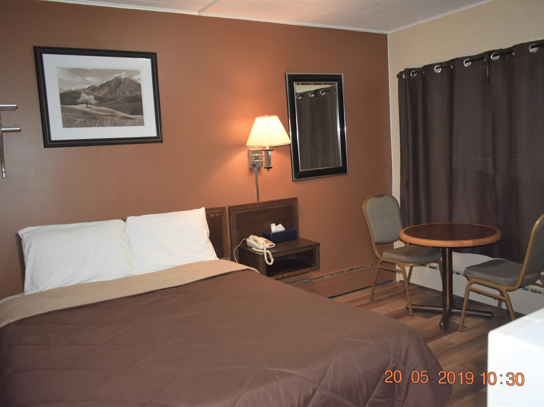 Hillside Inn Pembroke主图