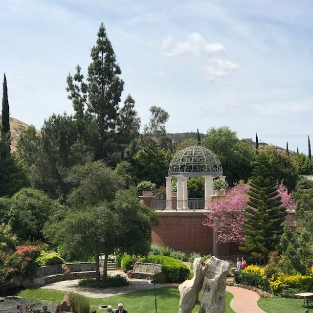 西湖村四季酒店主图