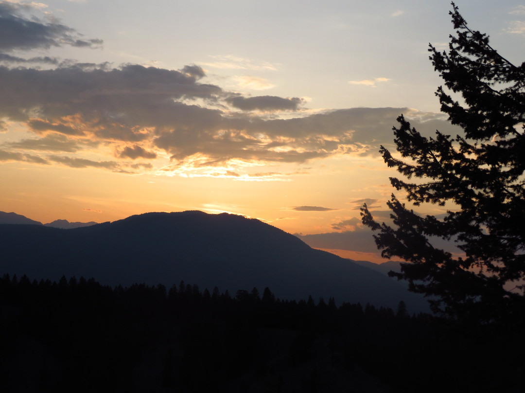 Rocky Mountain Springs Lodge and Restaurant主图