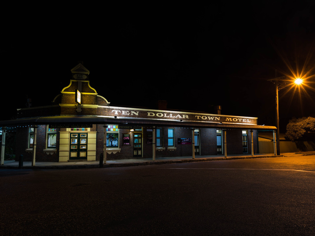 Ten Dollar Town Motel主图