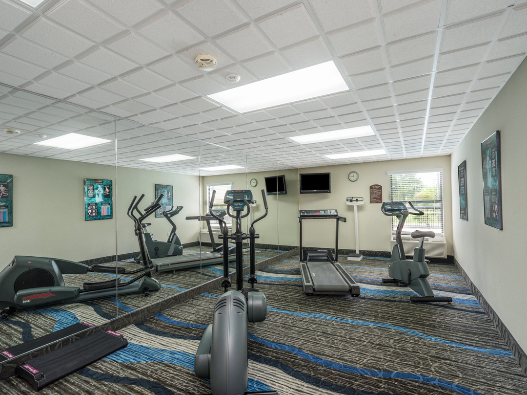 Clarion Pointe New Bern主图