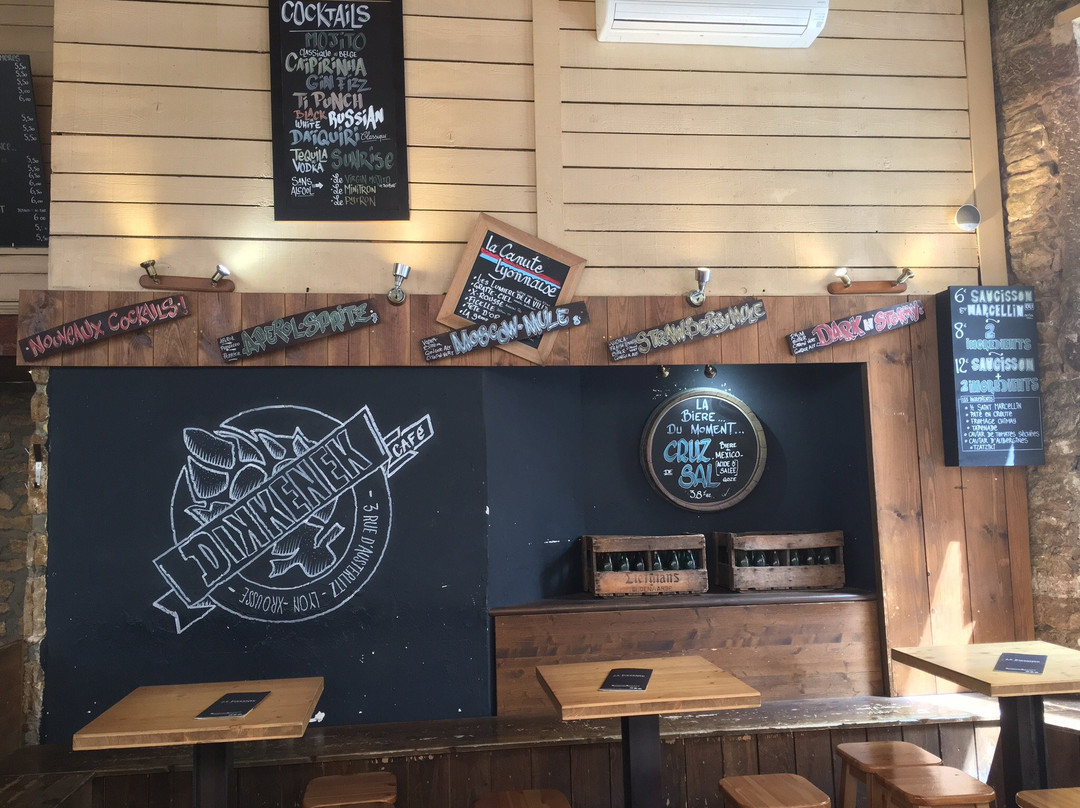 Dikkenek-里昂必去景点