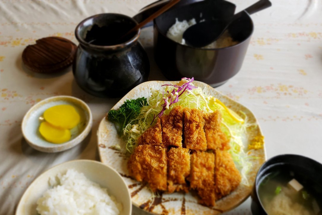 とんかつえくぼ