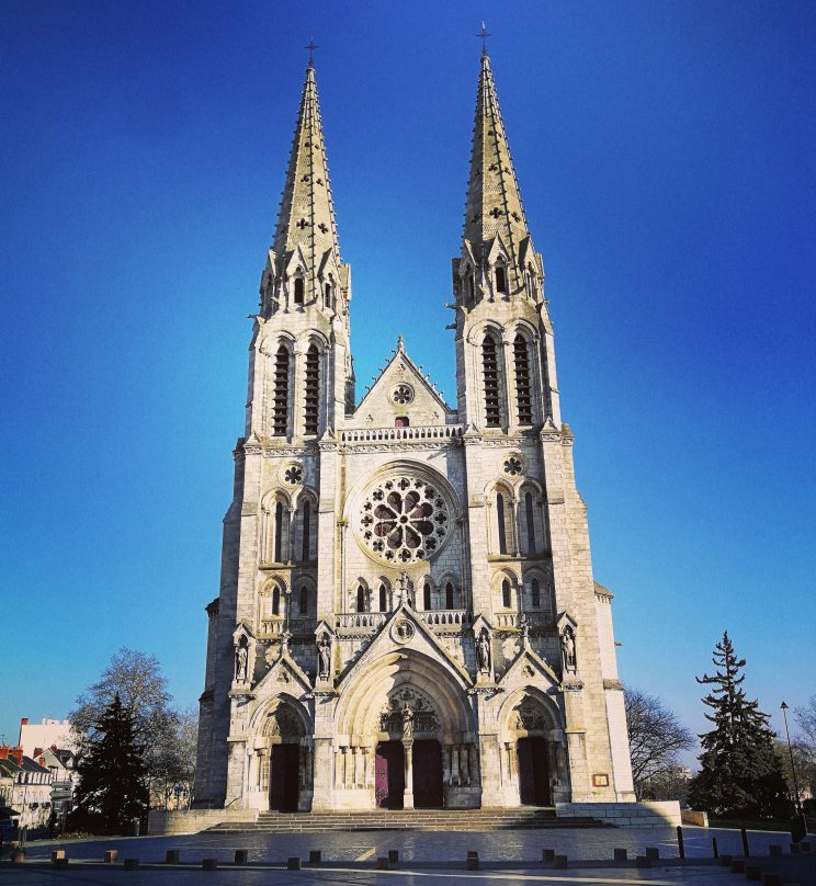 Eglise Notre Dame de Chateauroux景点图片