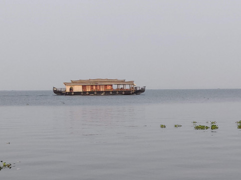 ILLIKKALAM Lakeside Cottages主图