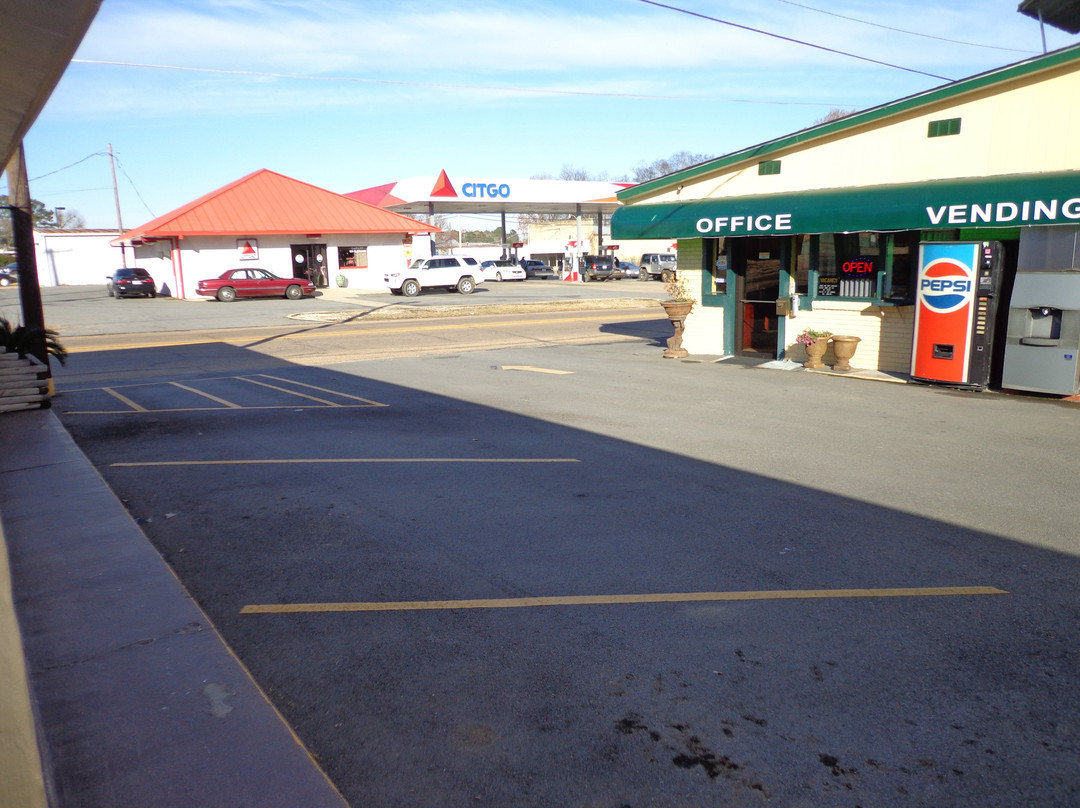 Economy Inn Express Warren主图