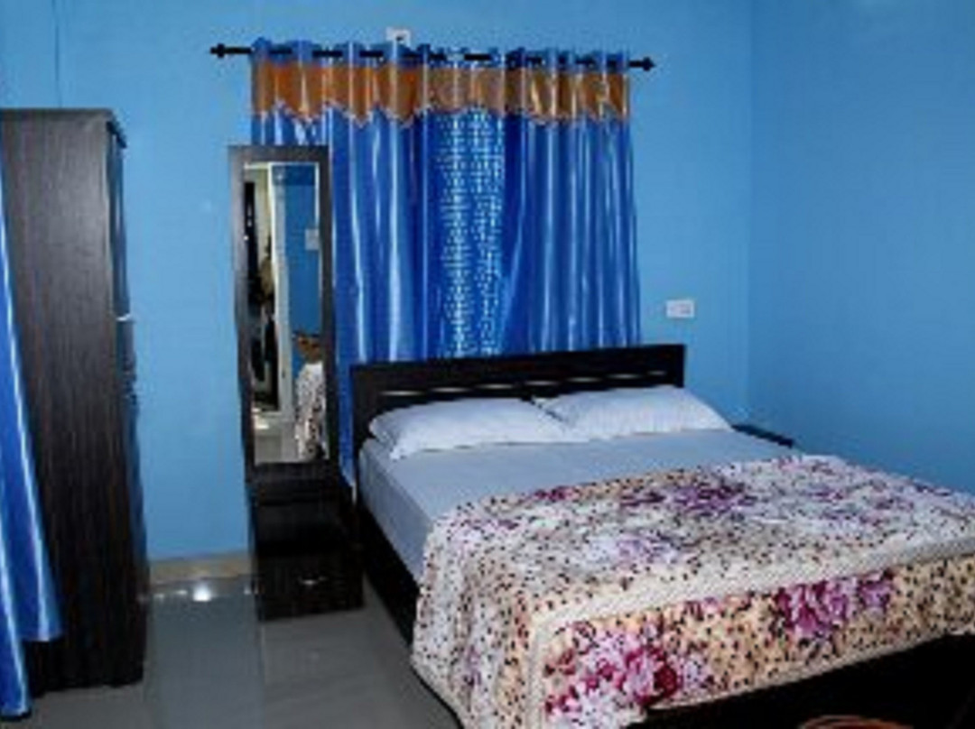 Aathishaya Holiday Inn主图