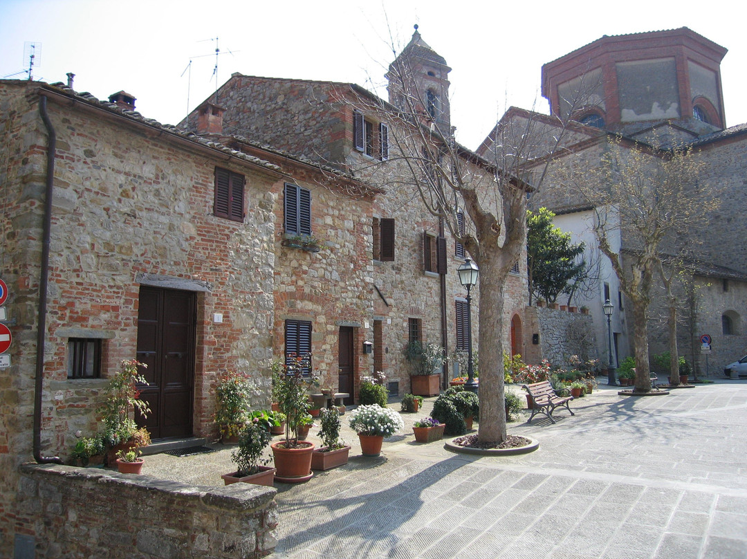 Piazza del Tribunale-Lucignano必去景点