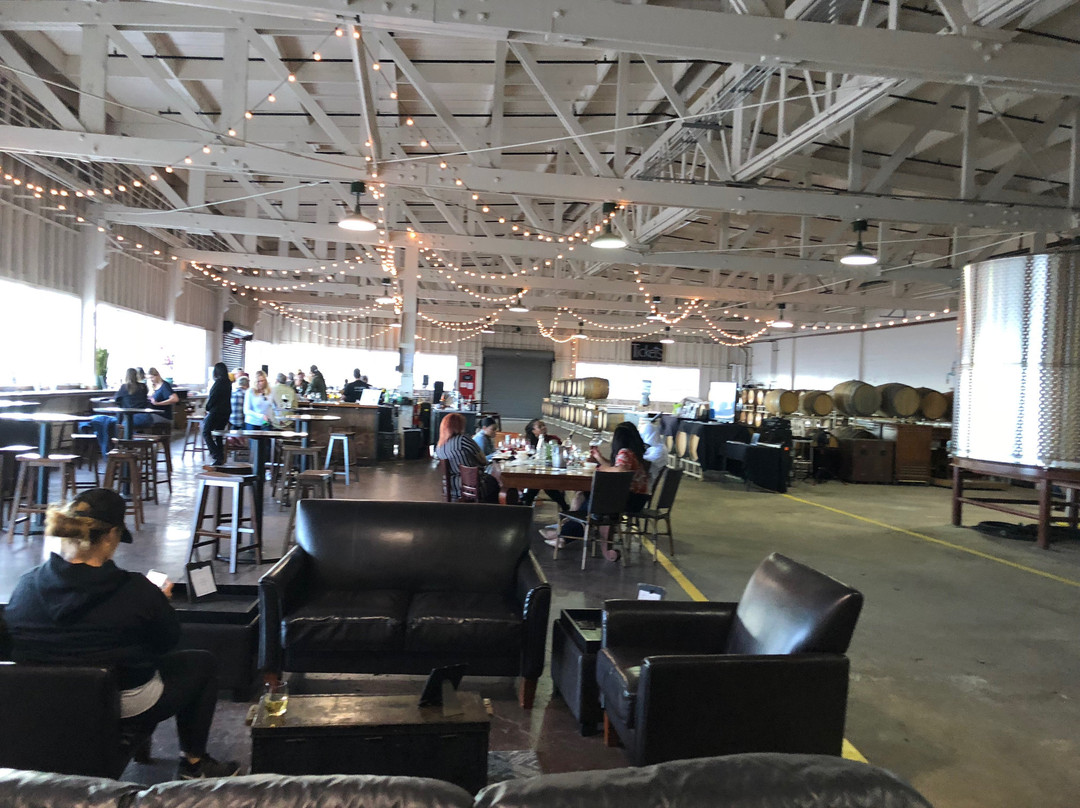 Riggers Loft Wine Company-列治文必去景点